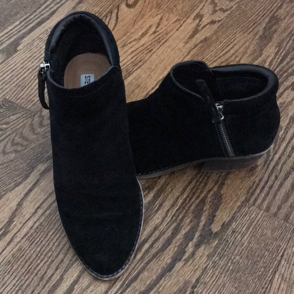 Steve Madden Black Suede Booties - Picture 1 of 4